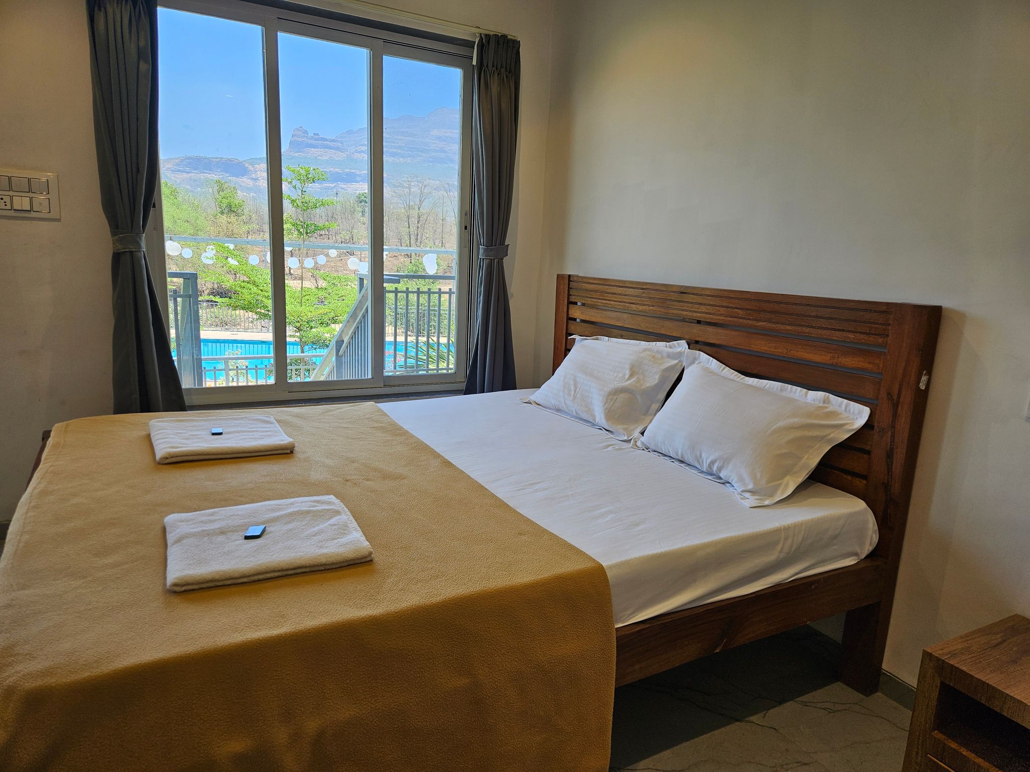 Riverain Valley Resort Deluxe Family Room With View 5