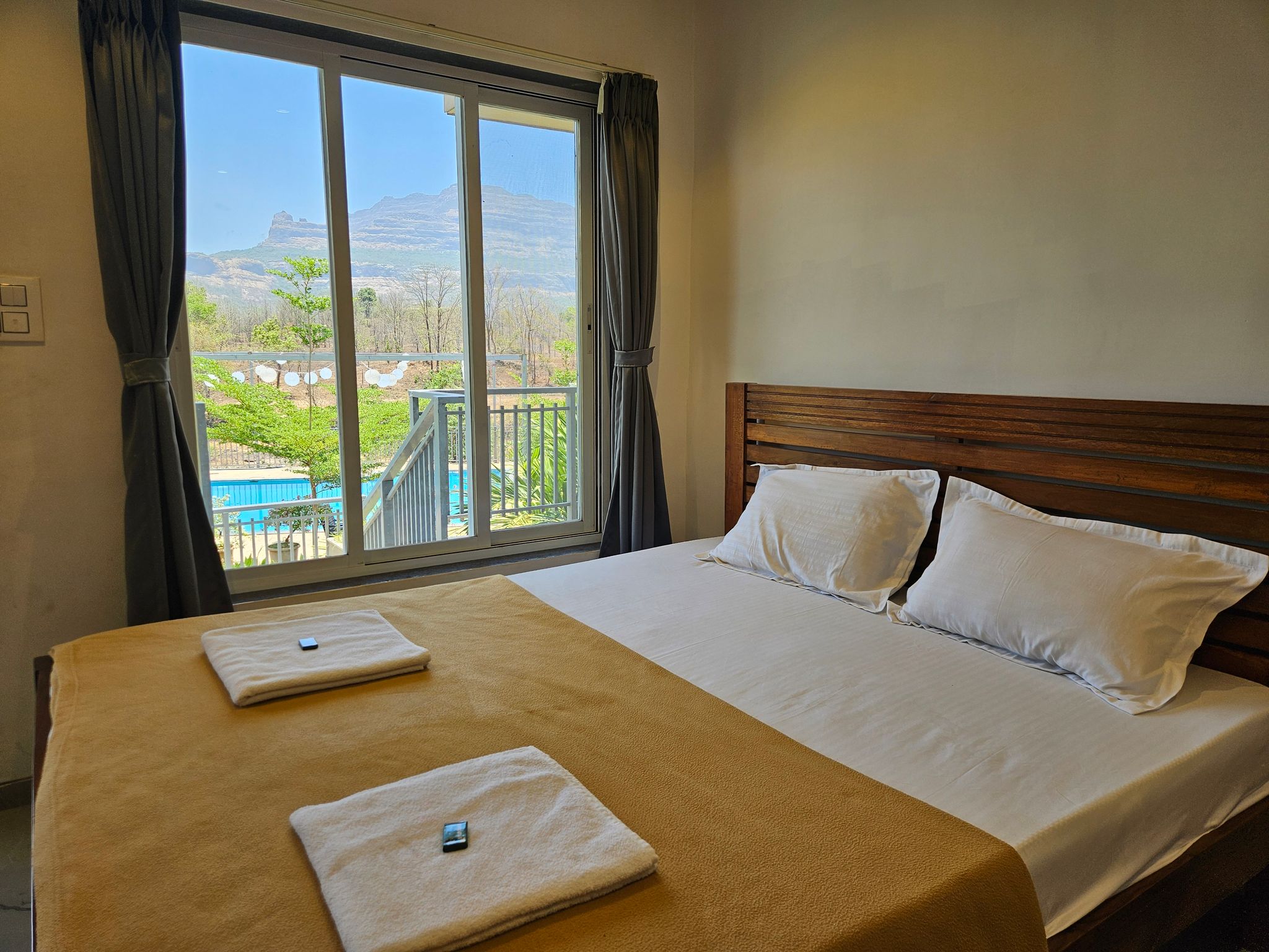 Riverain Valley Resort Deluxe Family Room With View 3