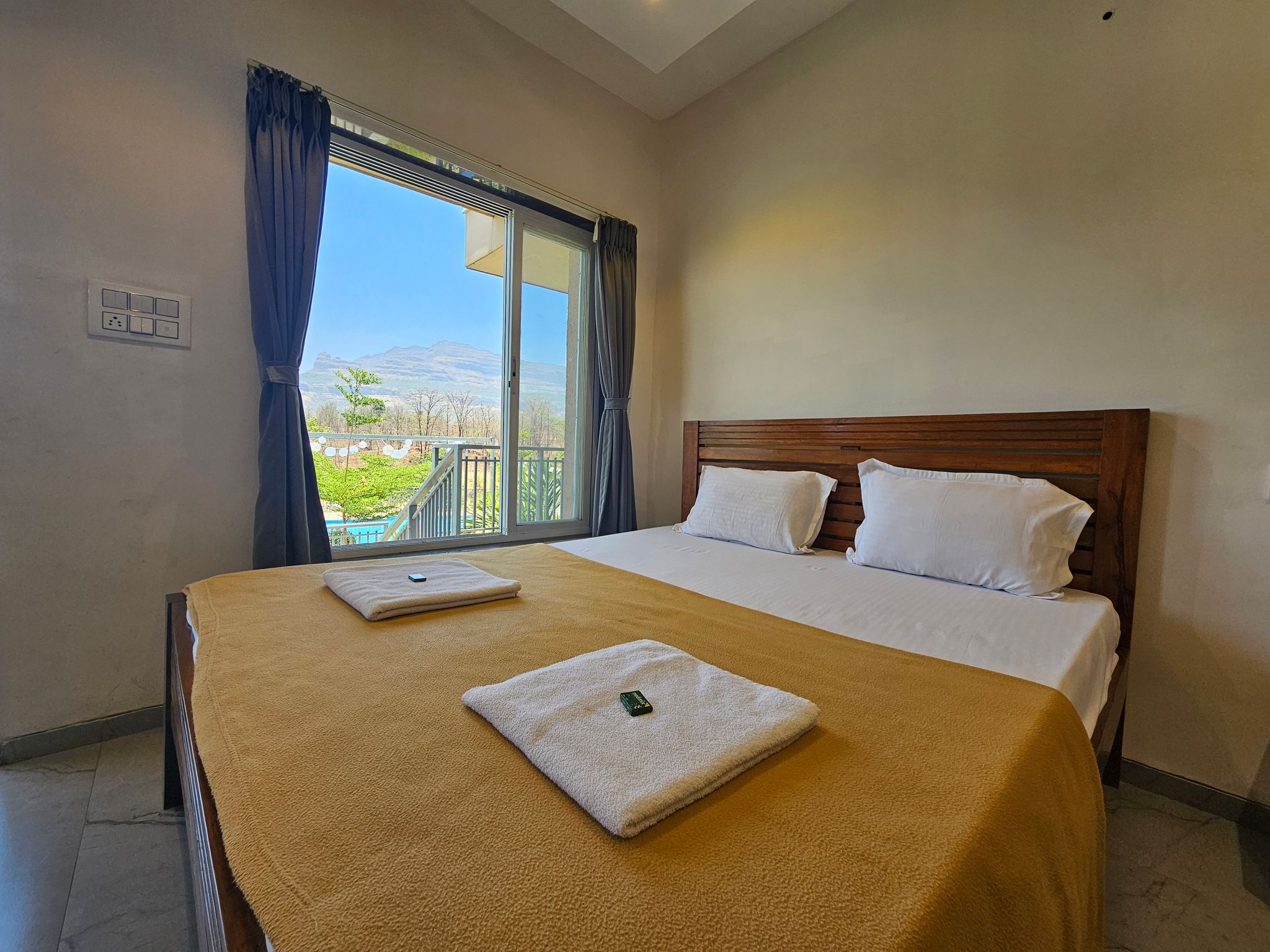Riverain Valley Resort Deluxe Family Room With View 12