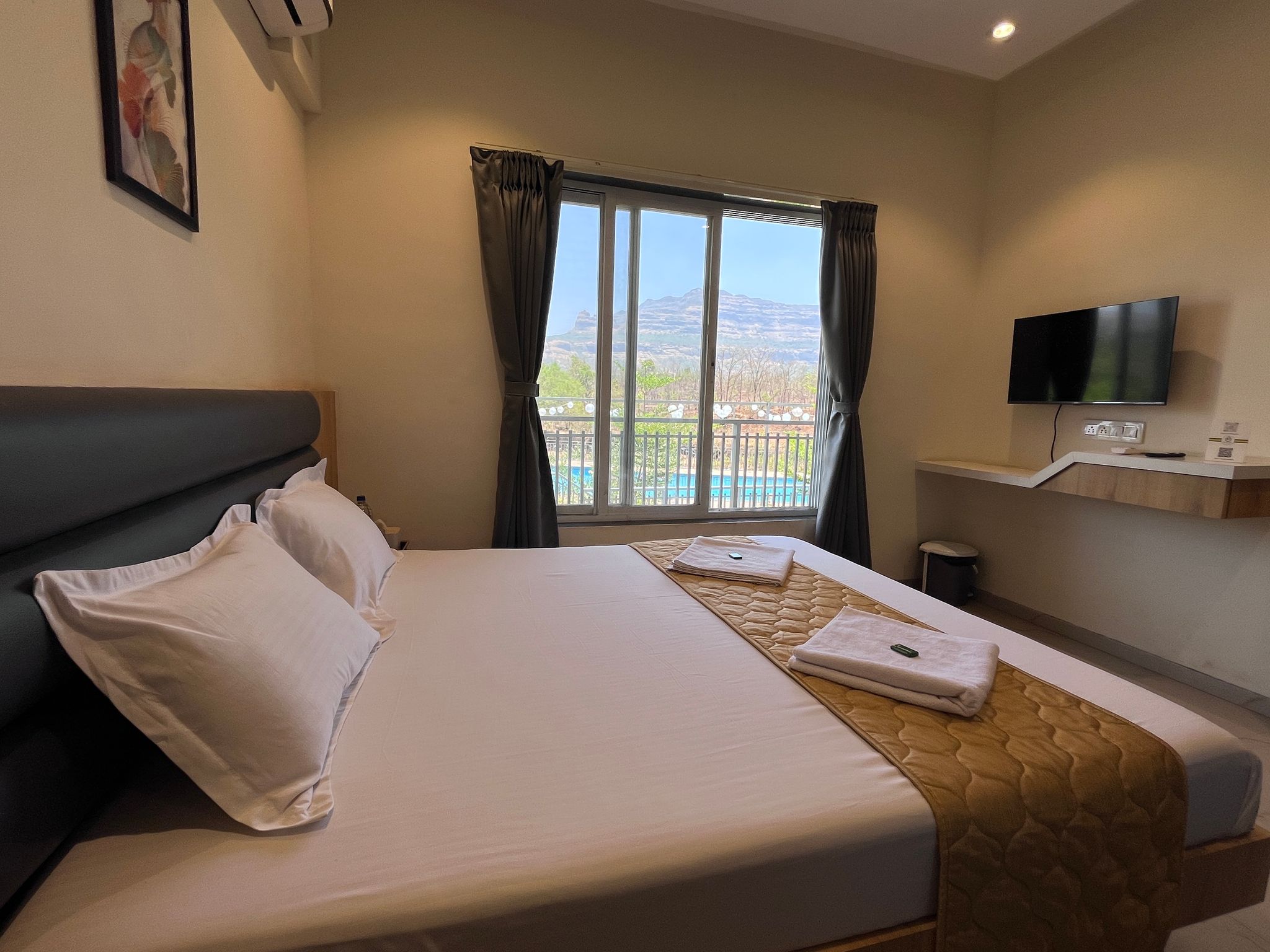 Deluxe Couple Room With View