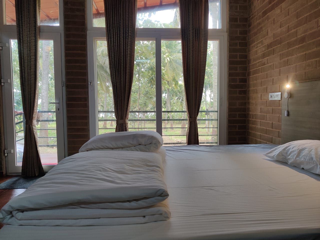 Lake View AC Earthen Cottage