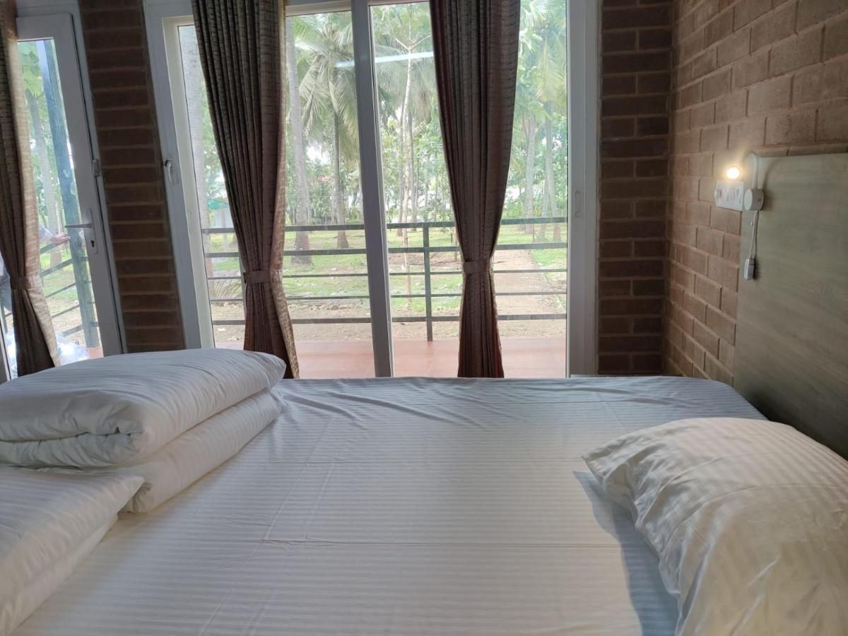 Lake View AC Earthen Cottage