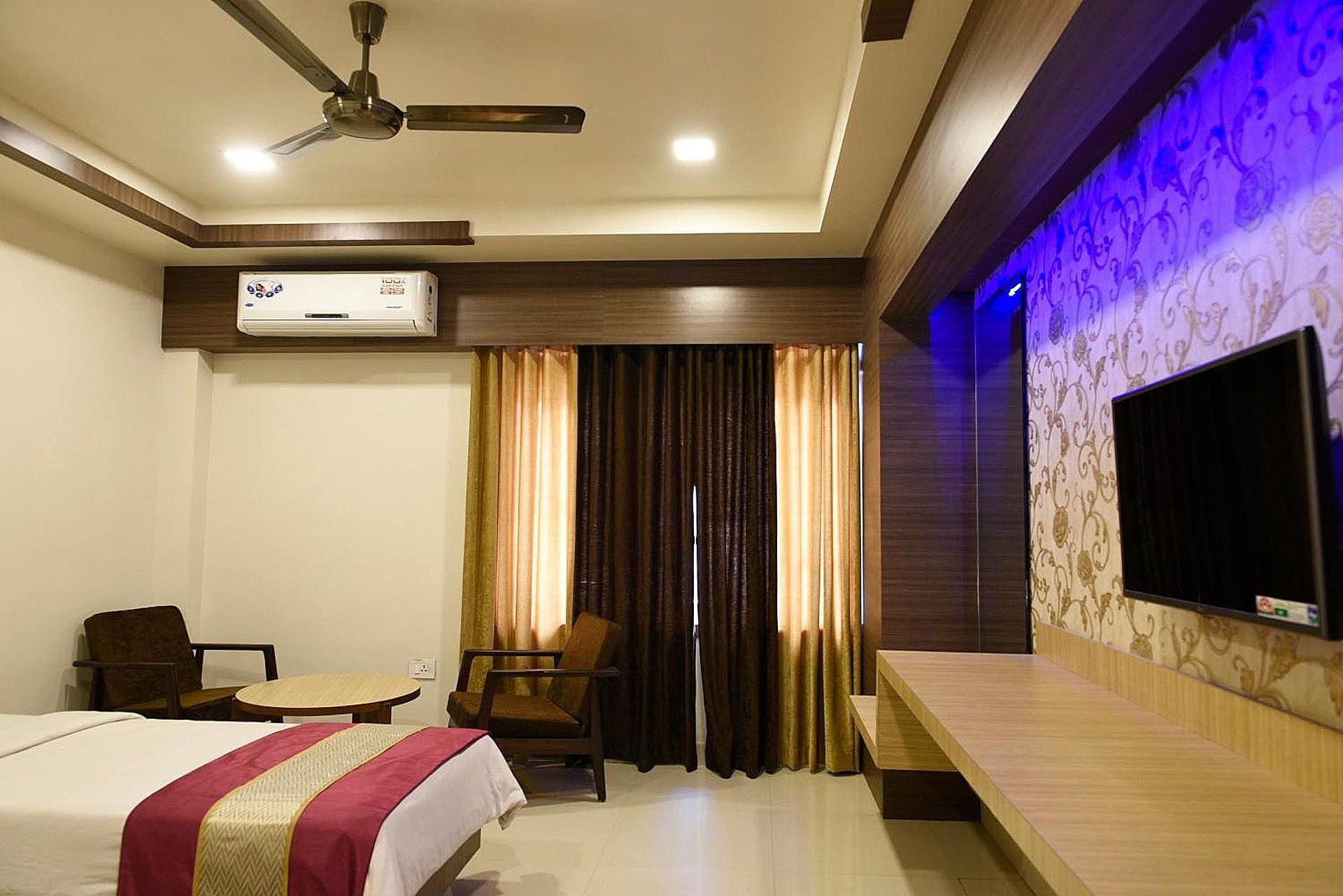 Deluxe Double Bedroom