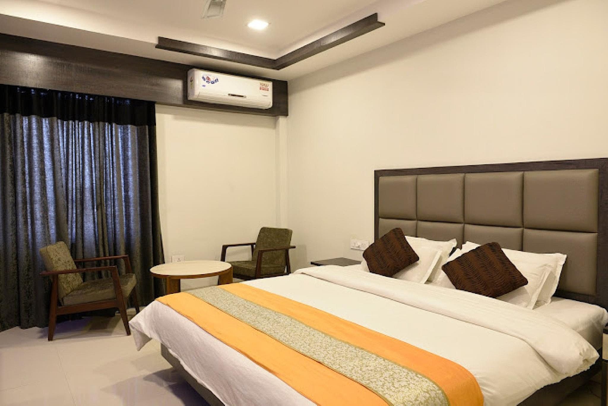 Deluxe Double Bedroom