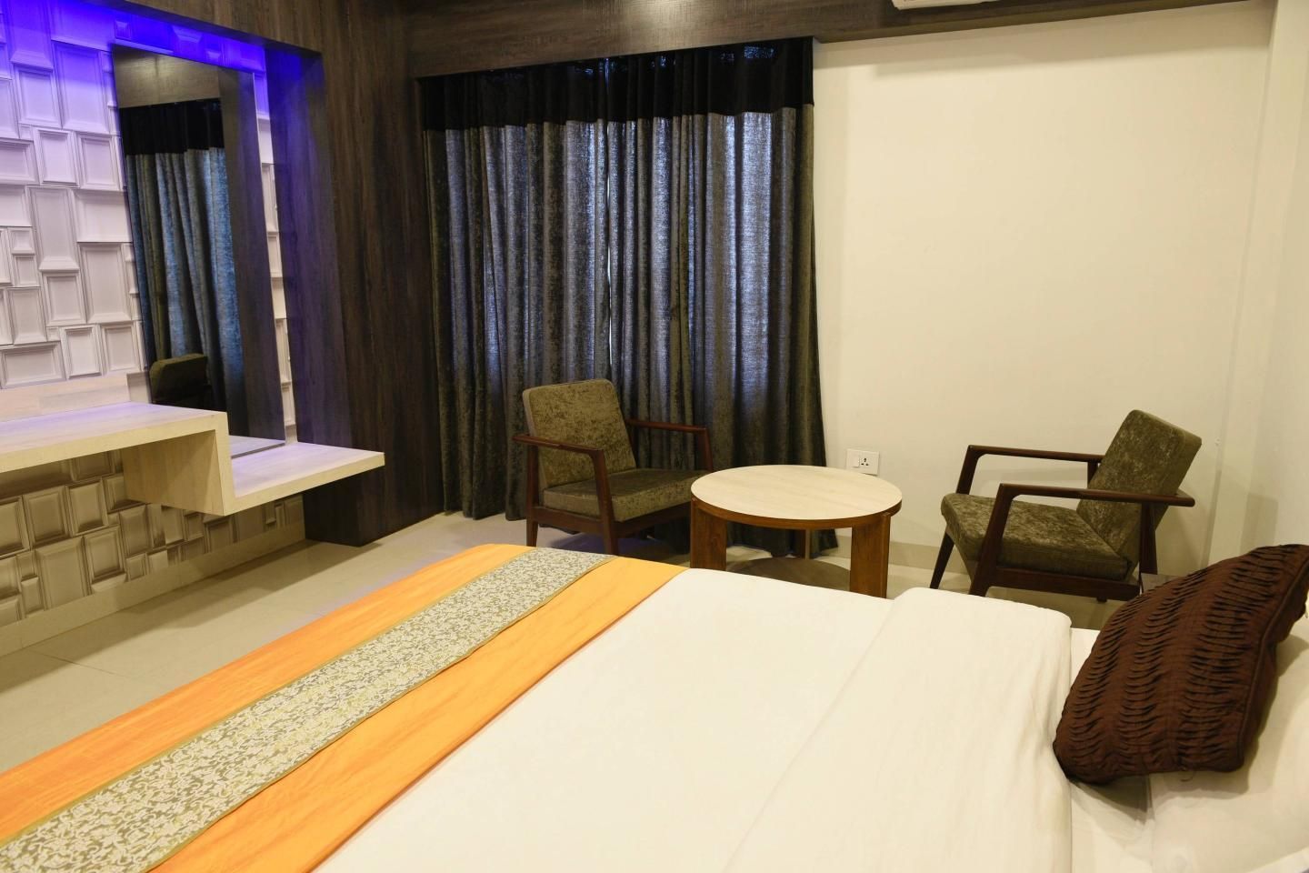 Hotel Rituraj (Pure Veg) Super Deluxe Room (King or Twin Bed) 7