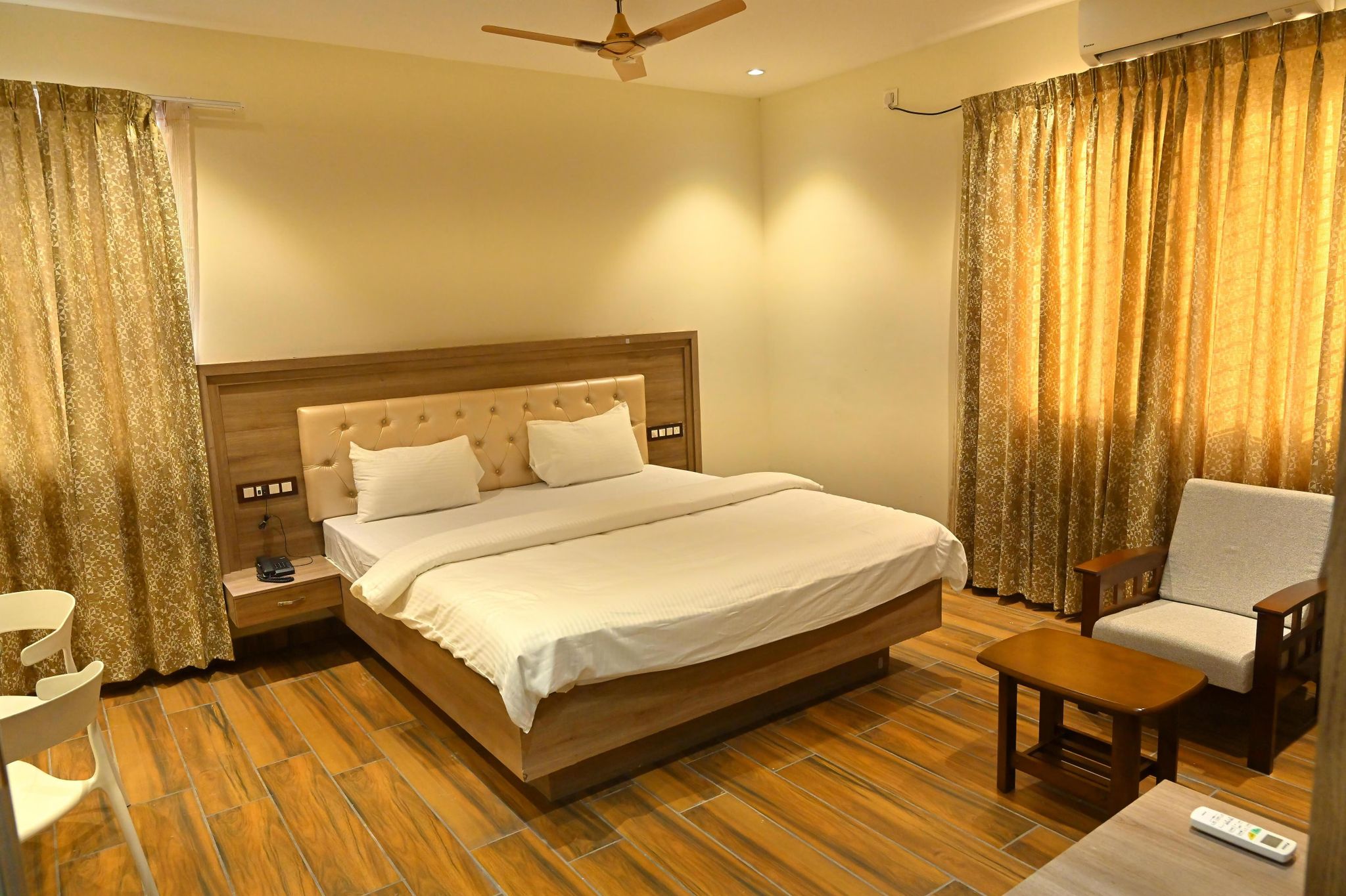 Hotel Royal Fort, Raichur Executive AC Room 4
