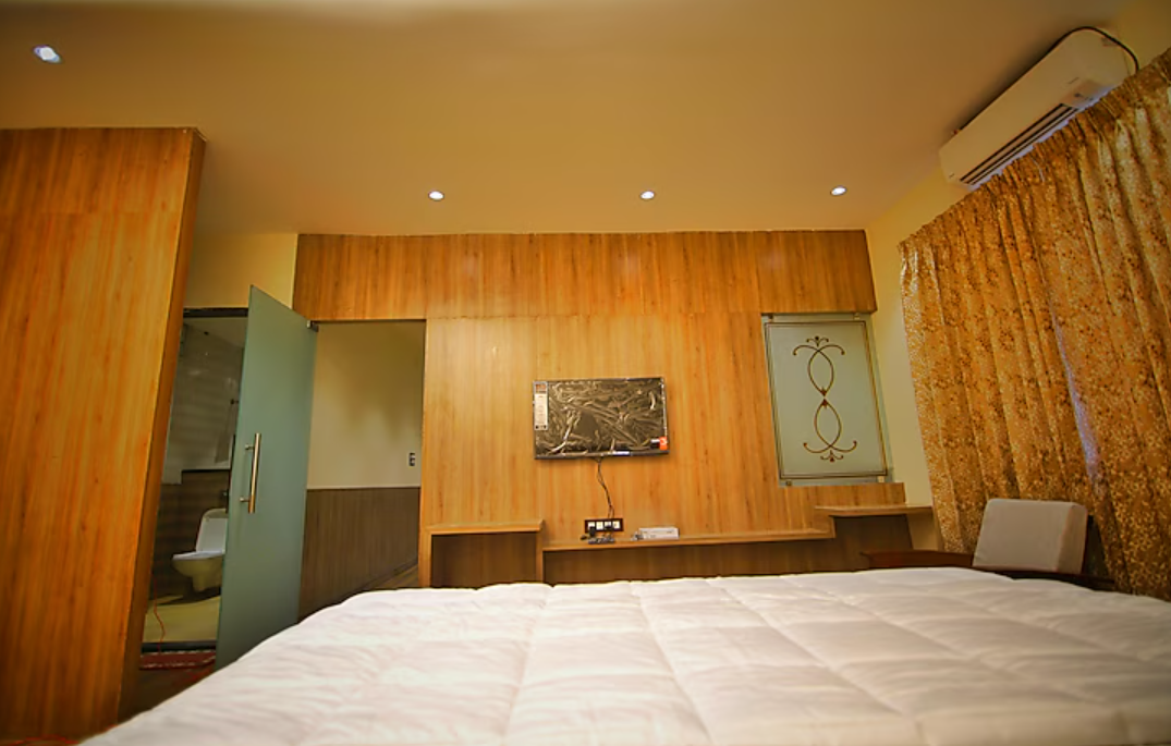 Hotel Royal Fort, Raichur Royal Suite Room