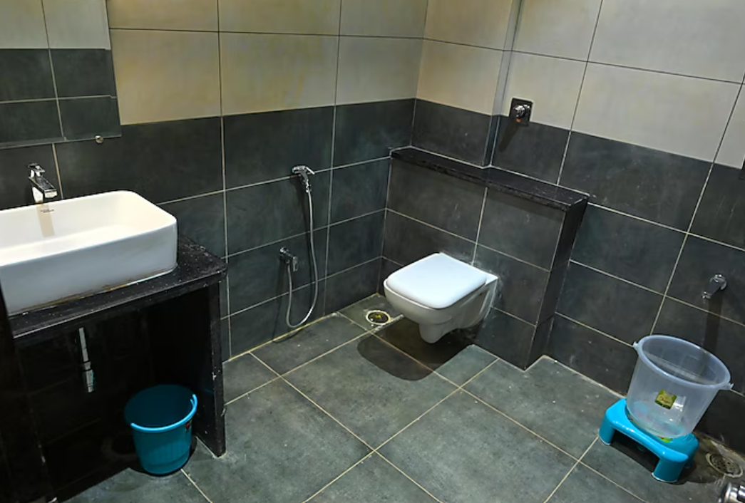 Hotel Royal Fort, Raichur Deluxe AC Room 5