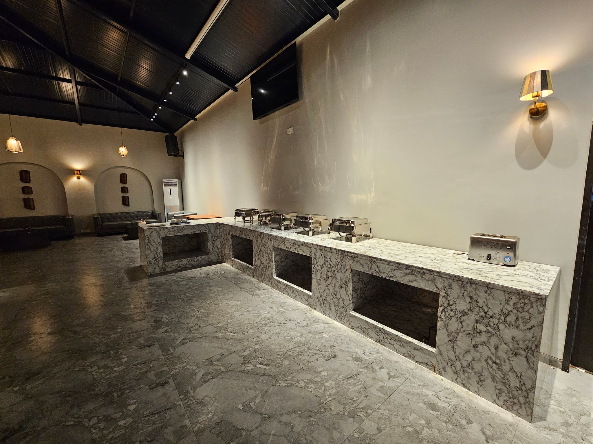 Food & Dining