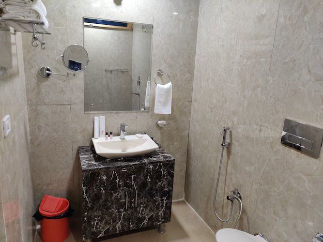 Orchha Club & Resort Deluxe Room 4