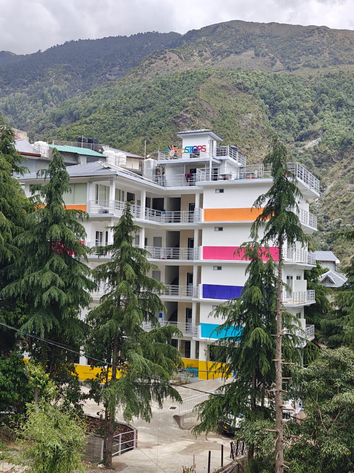  goSTOPS Mcleodganj , Bhagsu  