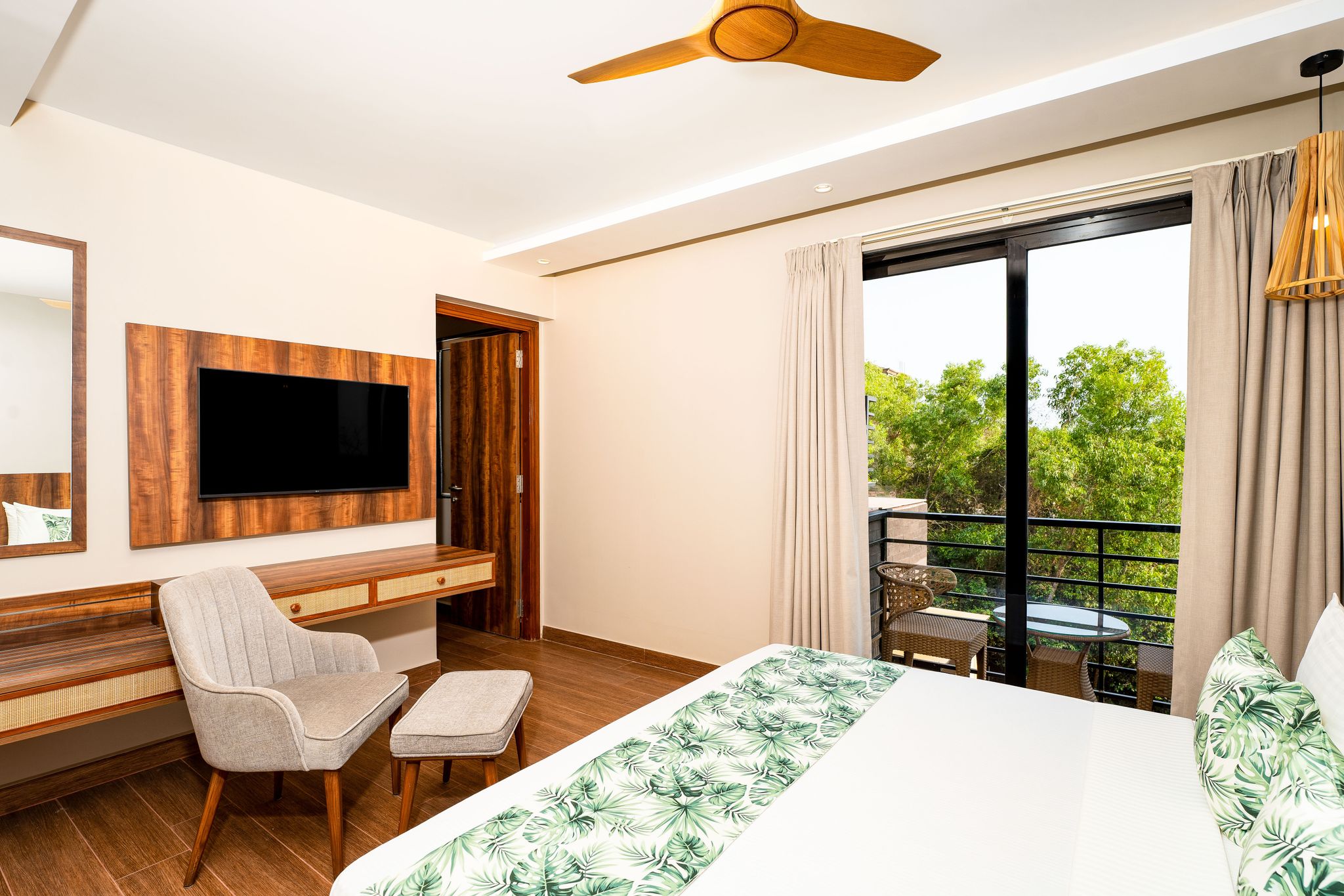 2 Bedroom Suite with Plunge Pool and Balcony