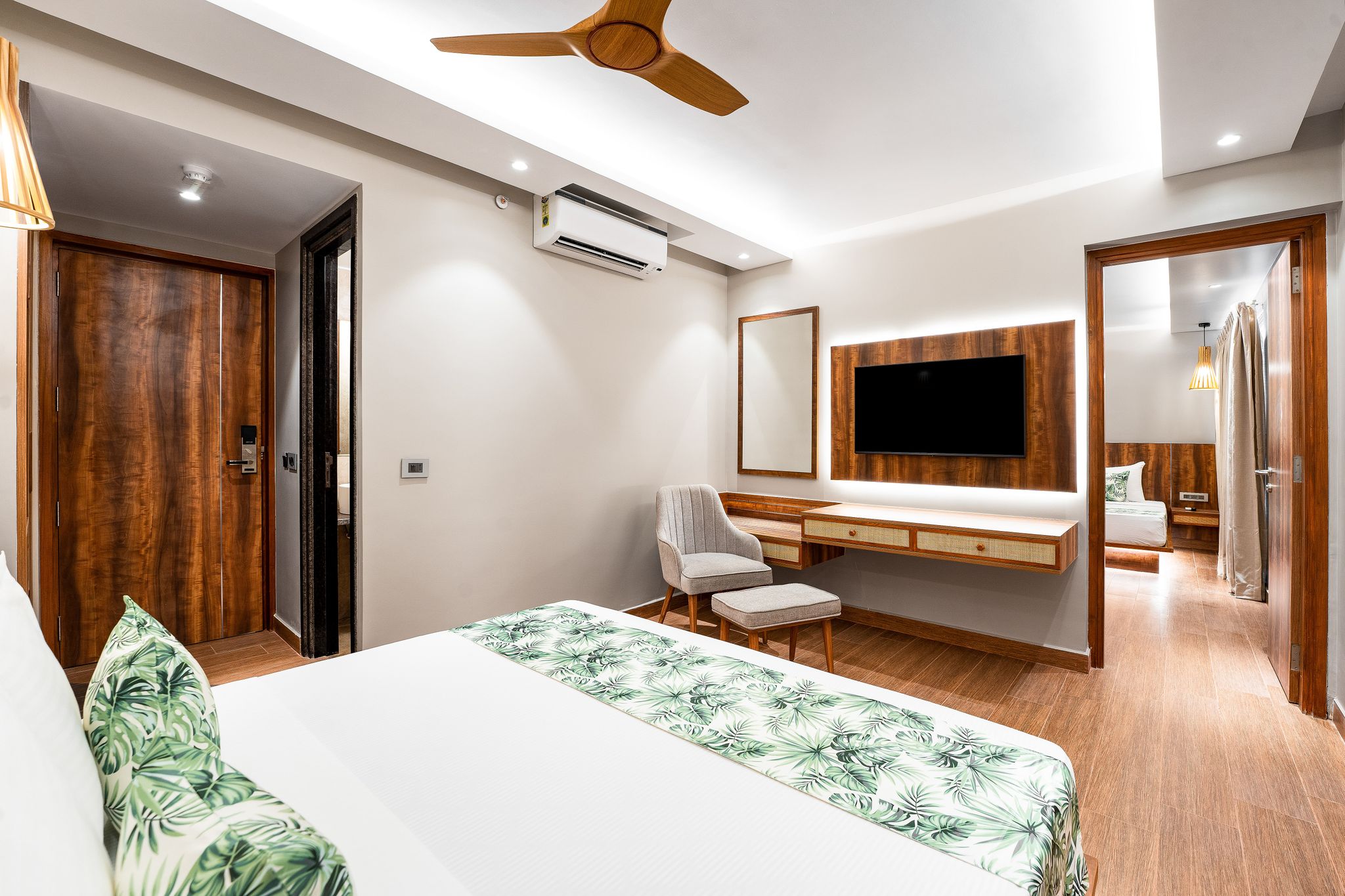 2 Bedroom Suite with Plunge Pool and Balcony