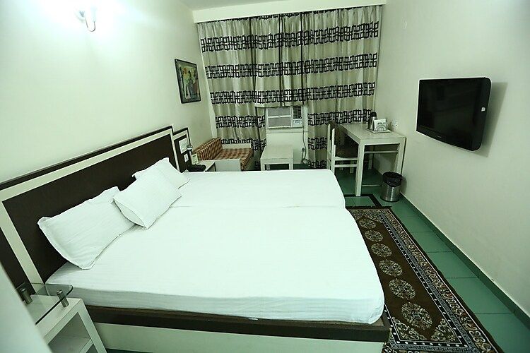 Pagoda Hotel, Gole Bazar Deluxe Room 2