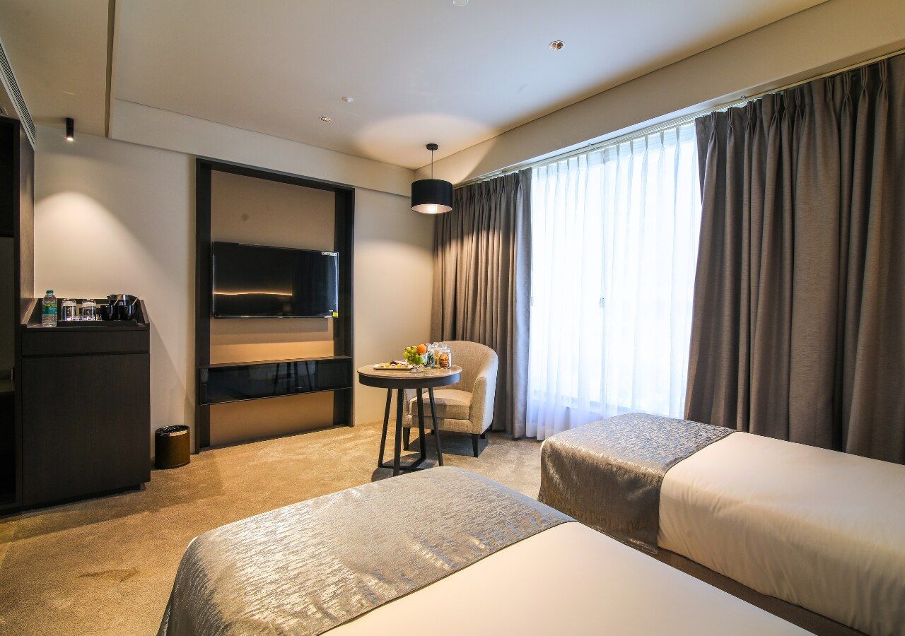 Essentia Premiere Deluxe Twin Room 3