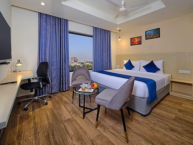 Deluxe King Room