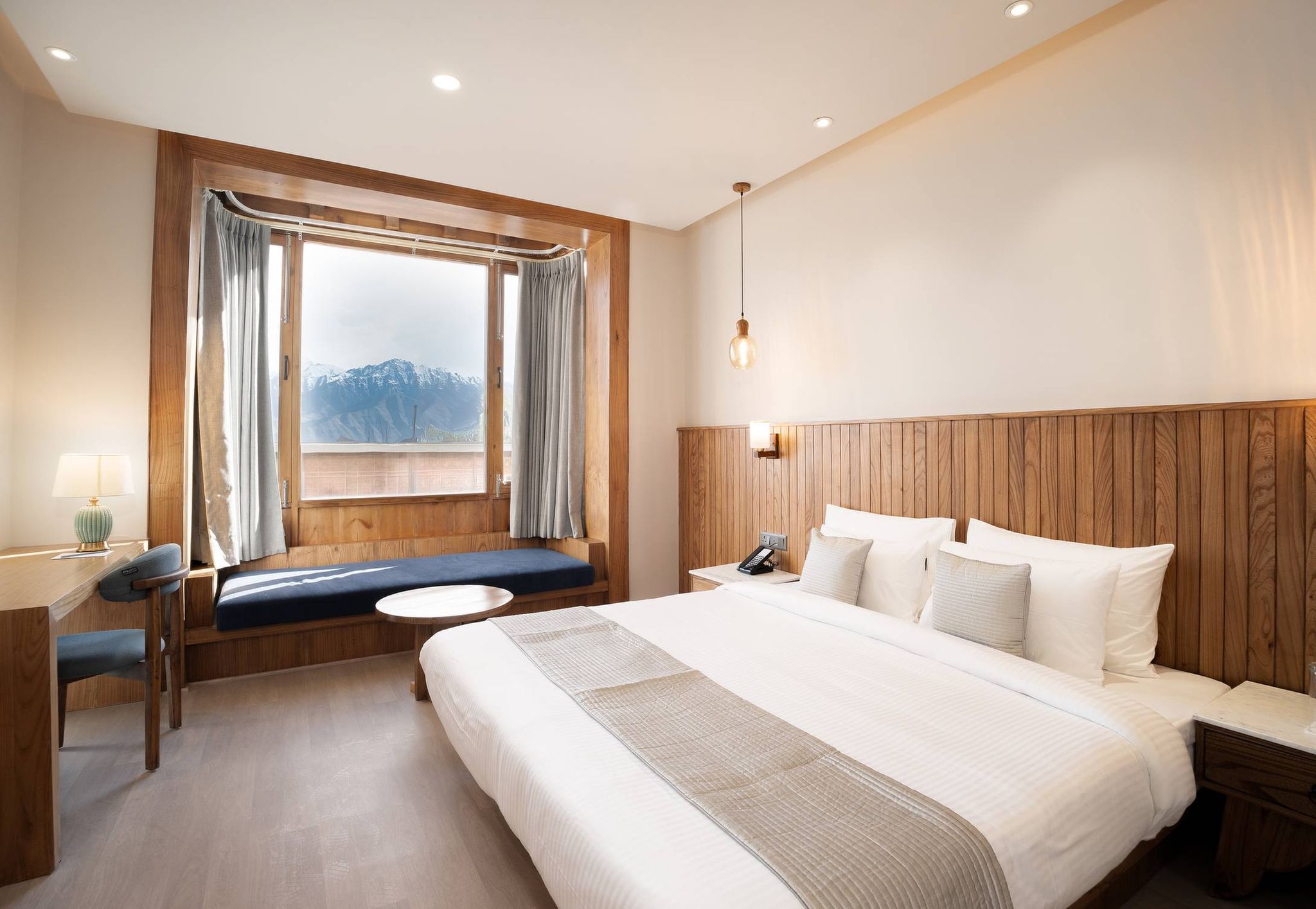 Deluxe room with Bay window