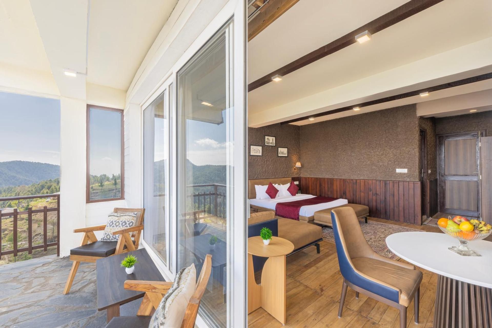 Mountain View Super Deluxe Room with Private Balcony