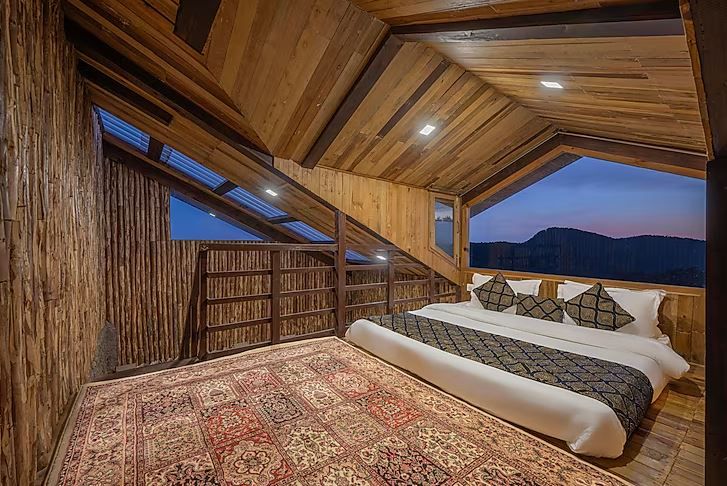 Mountain View Duplex Family Suite with Private Balcony