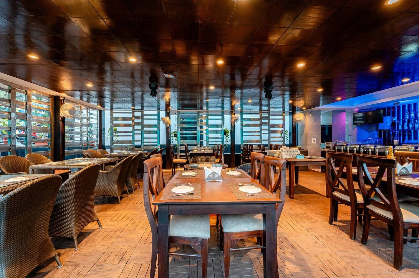 Food & Dining