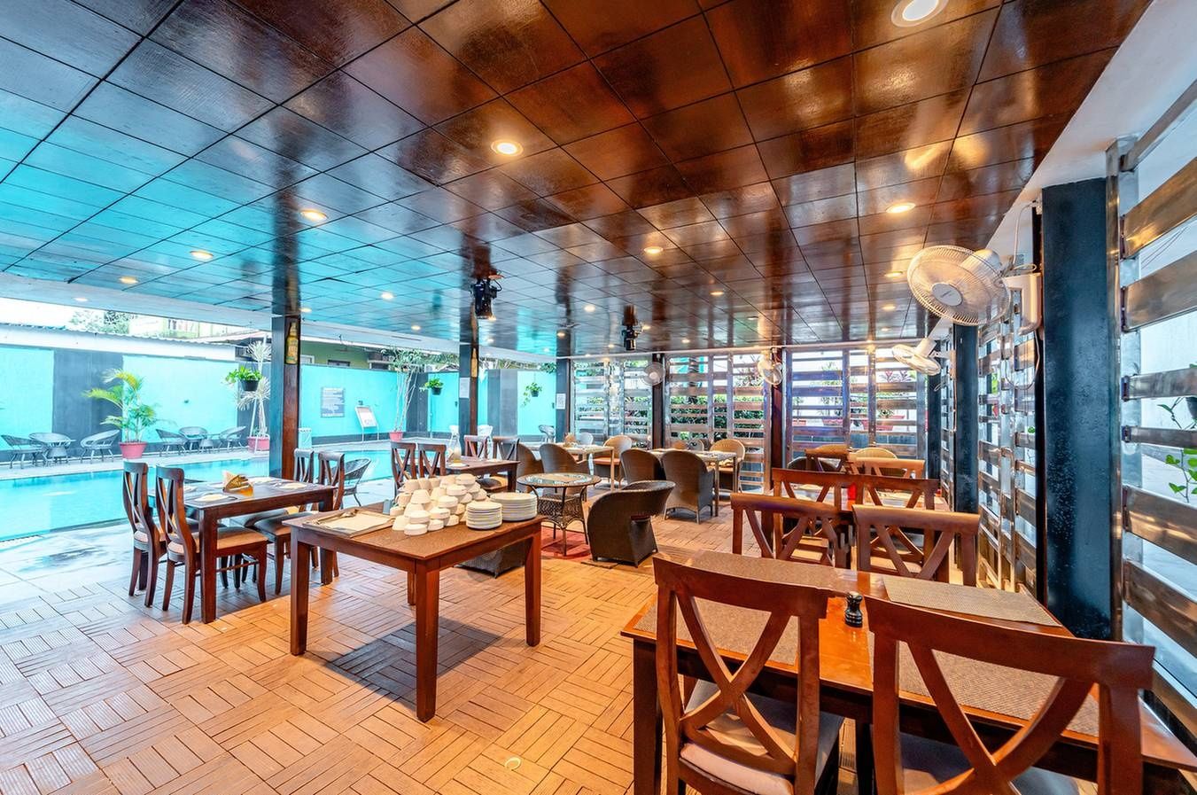 Food & Dining
