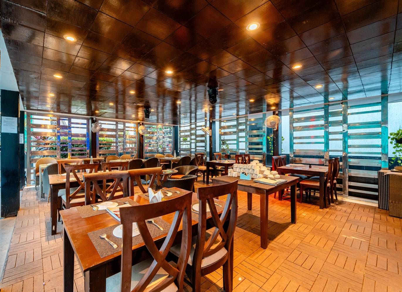 Food & Dining