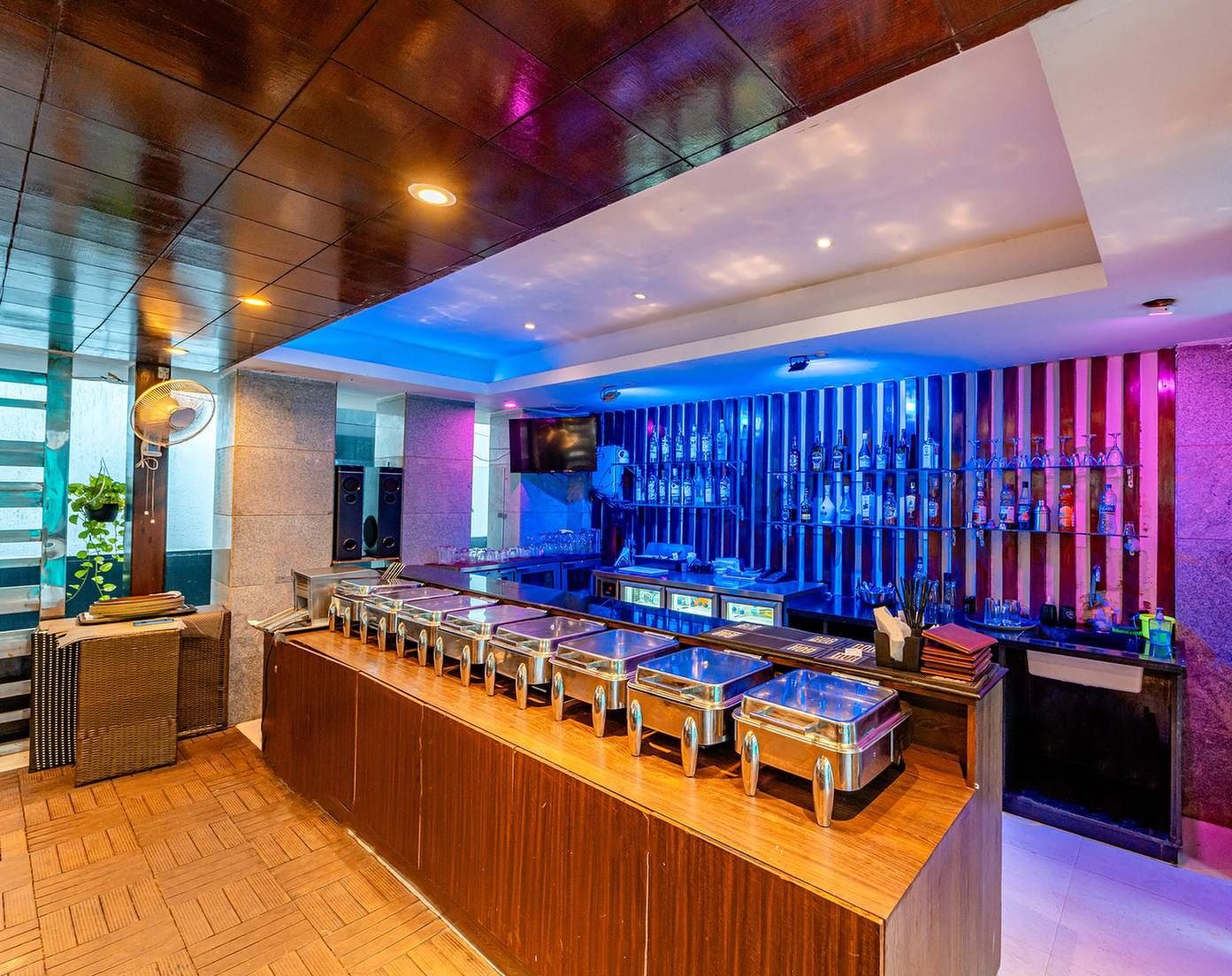 Food & Dining