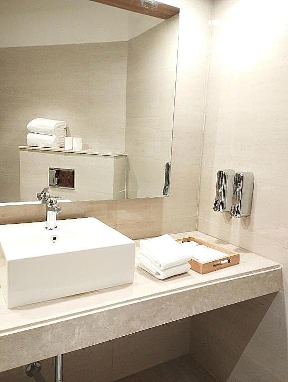 Executive Twin Room with Balcony and Pool View