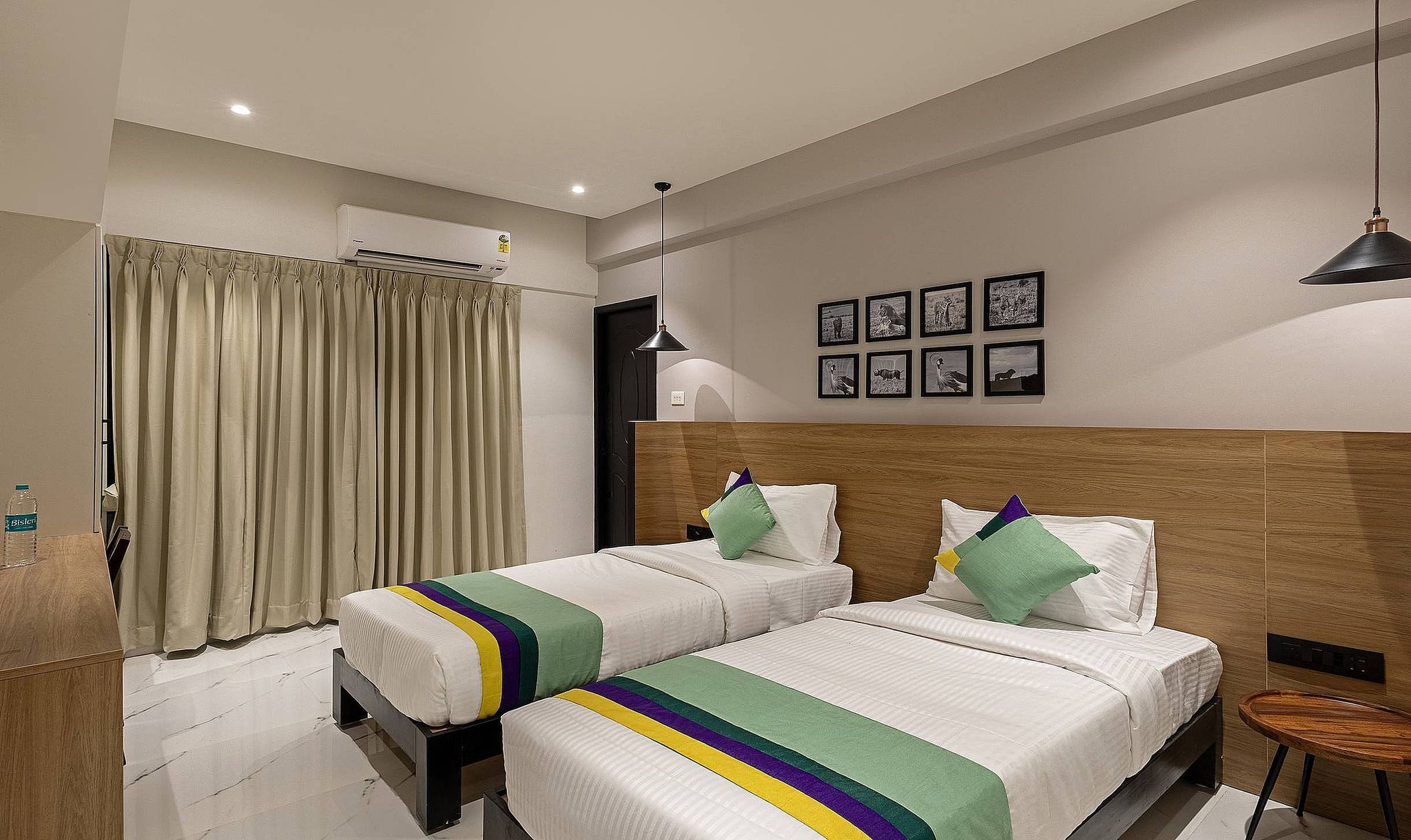 Treebo Premium Vapr Ashok Nagar Deluxe Double or Twin Room 3
