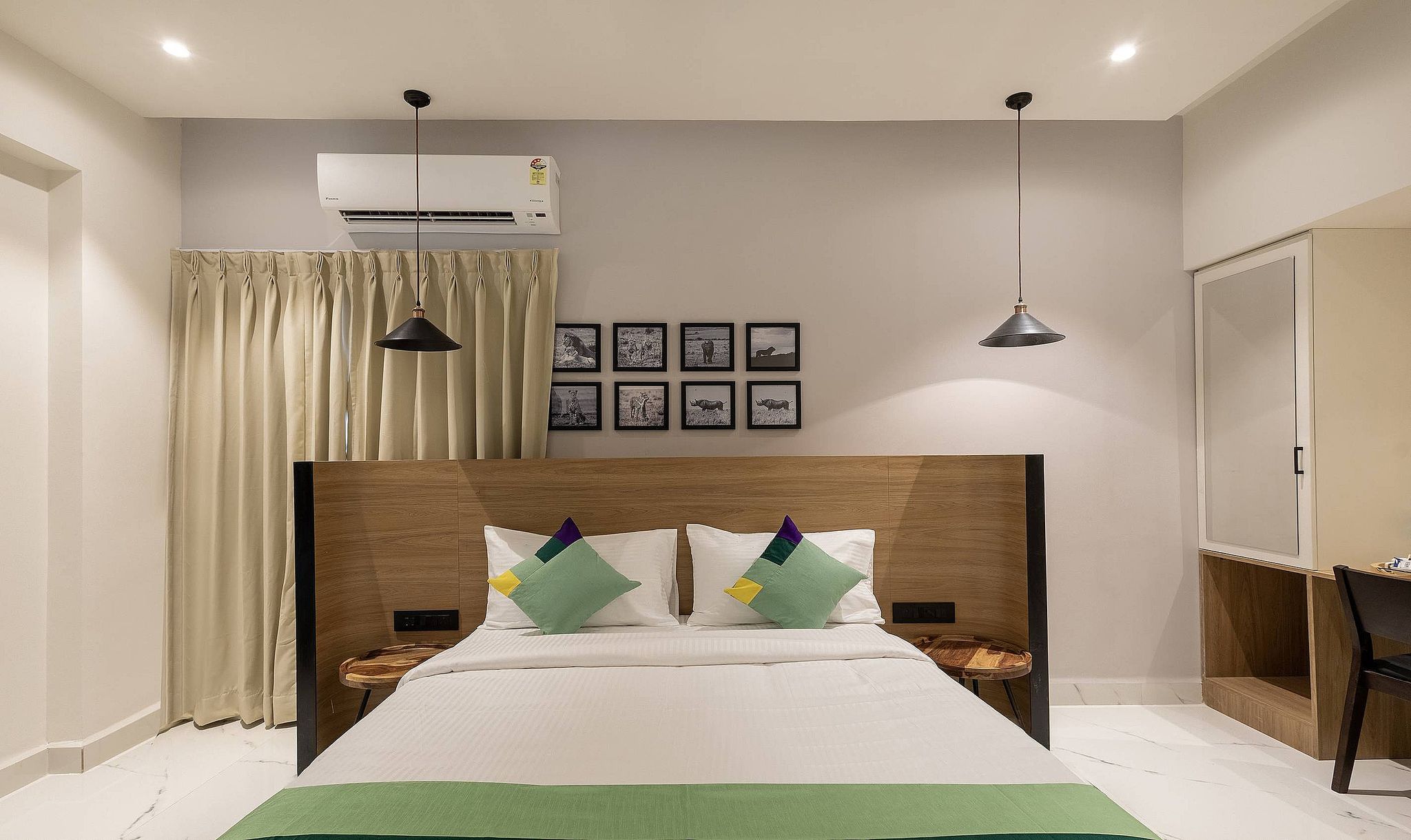 Treebo Premium Vapr Ashok Nagar Deluxe Double or Twin Room 4