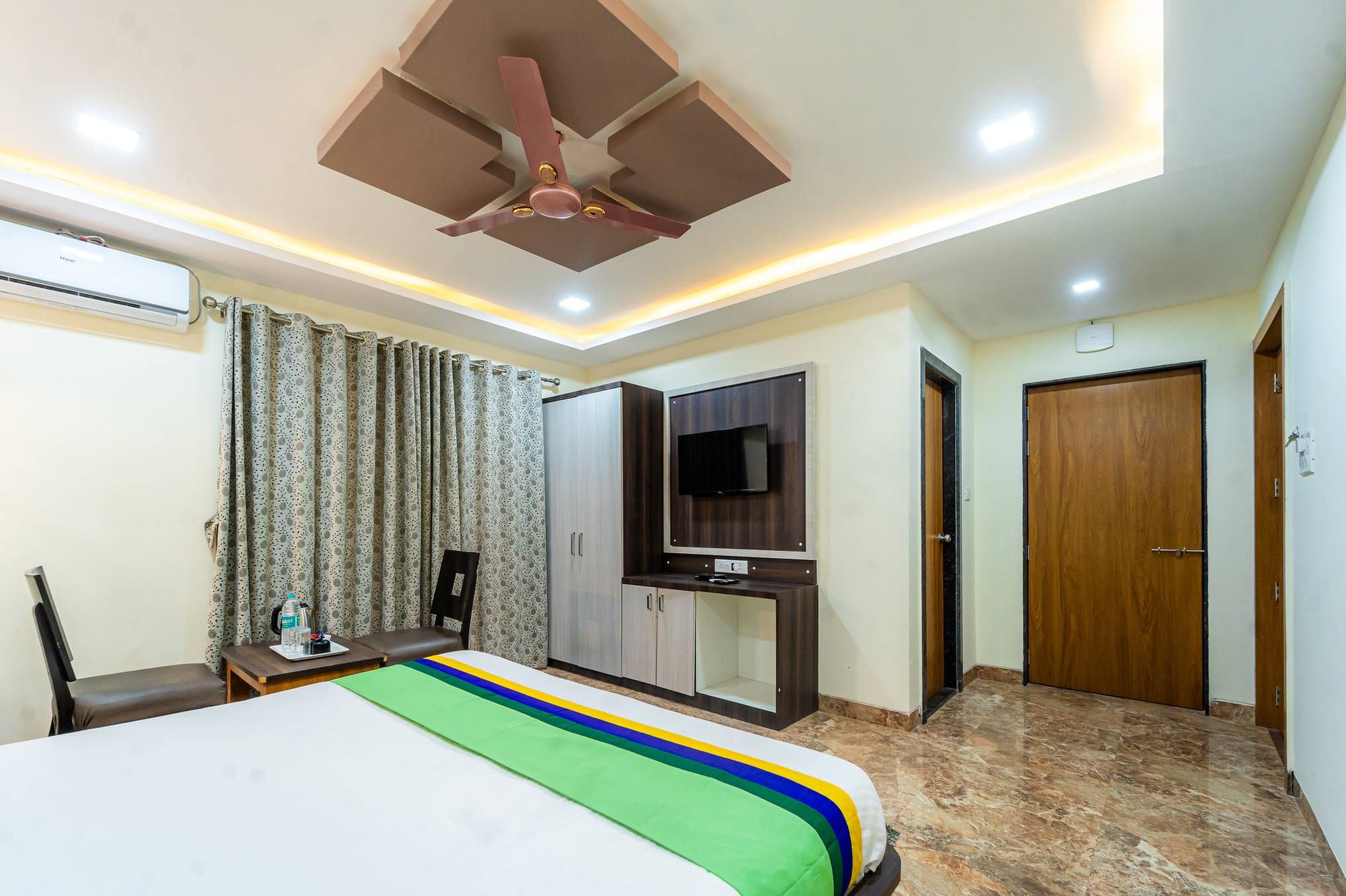 Treebo Seven Days, Mahabaleshwar Deluxe Double Room 8
