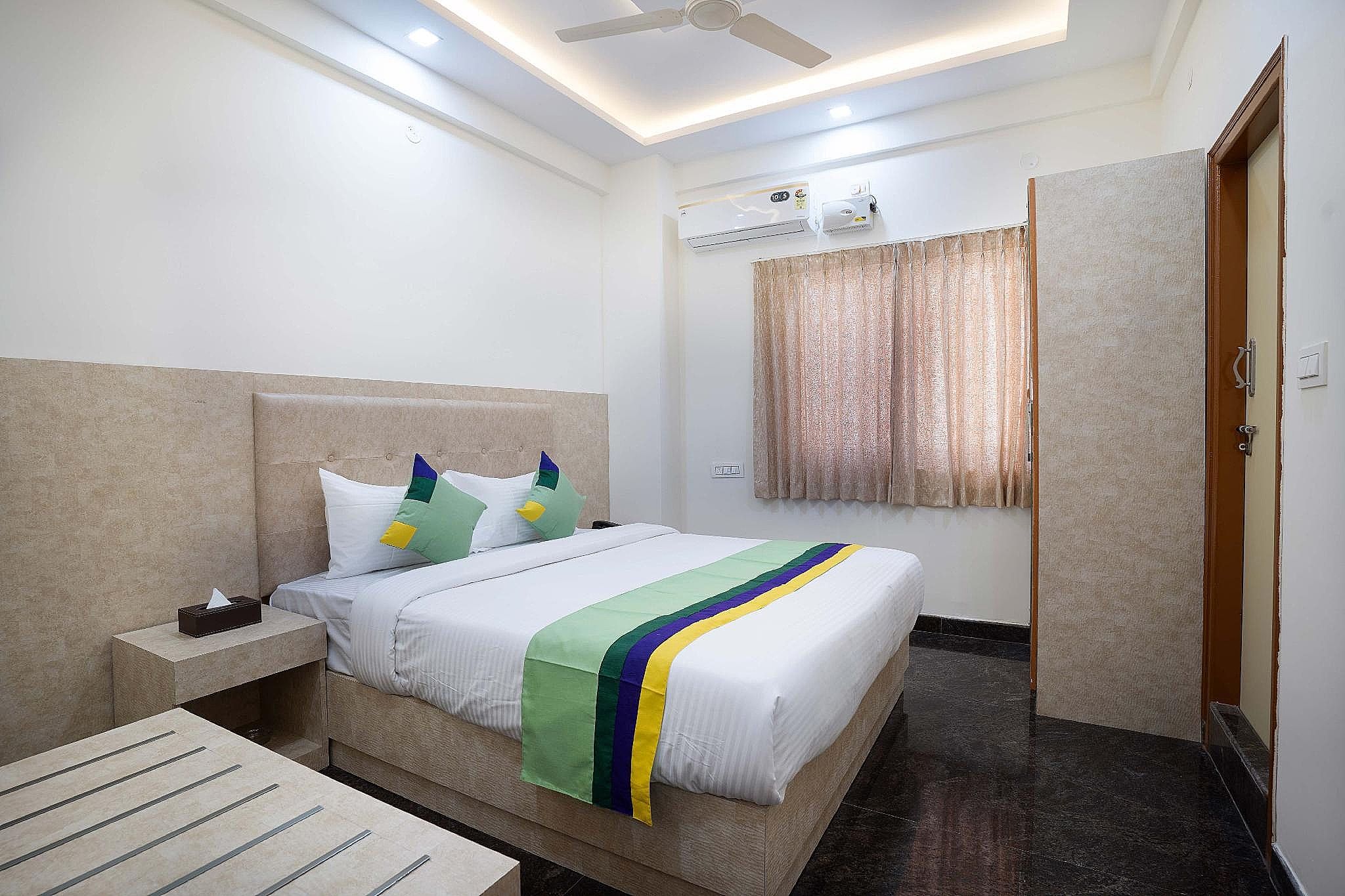 Treebo Galaxy Kings Suites, Hebbal Deluxe Double or Twin Room 5