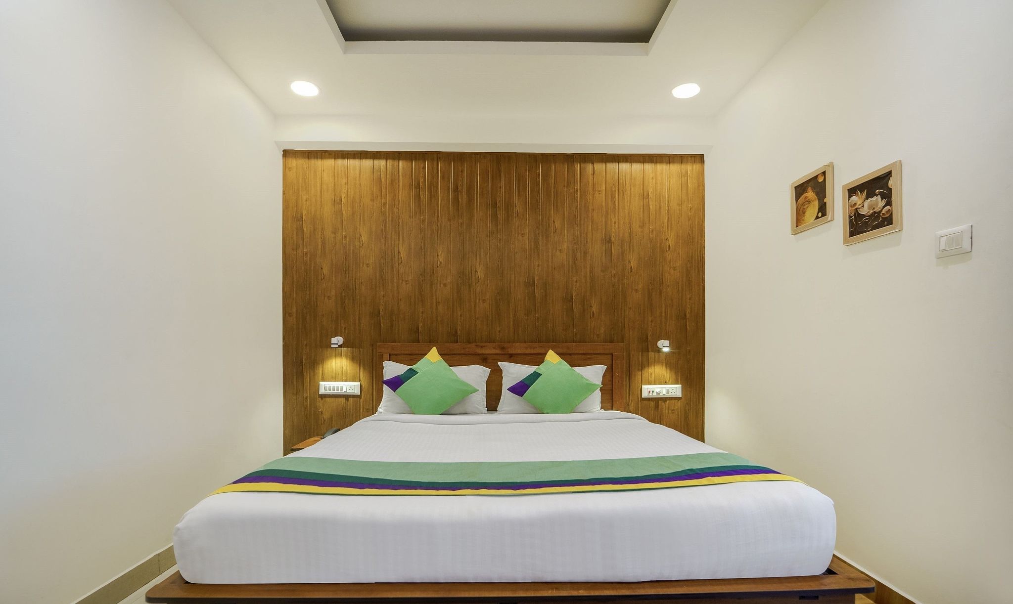 Treebo Park Palace Standard Double Room 4