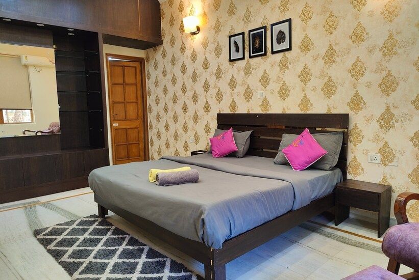 Luxury Cottage by Itvara