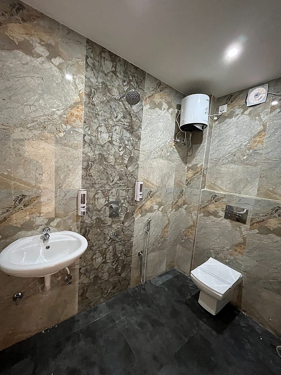 Hollywood Twin Family Suite