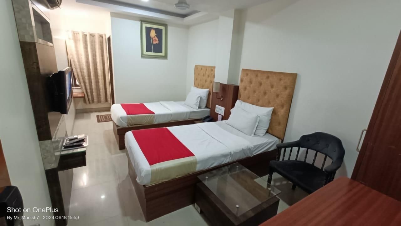 Ranjeet Hotel Executive Room 2