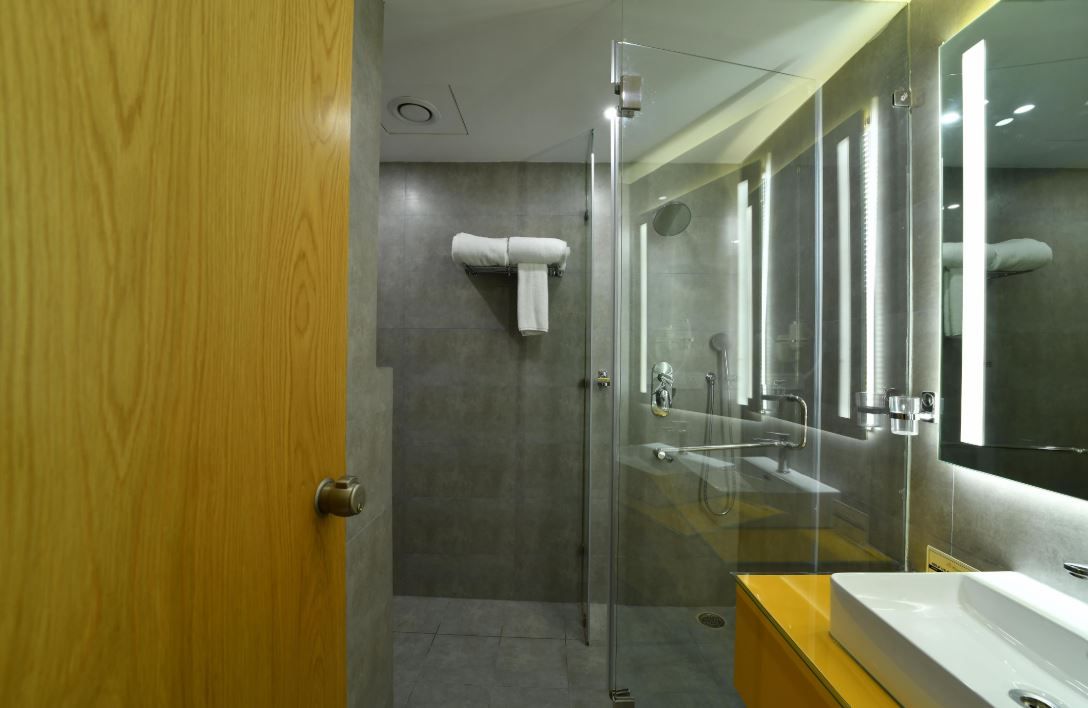 The President Hotel - Kumara Park Comfort Room 9