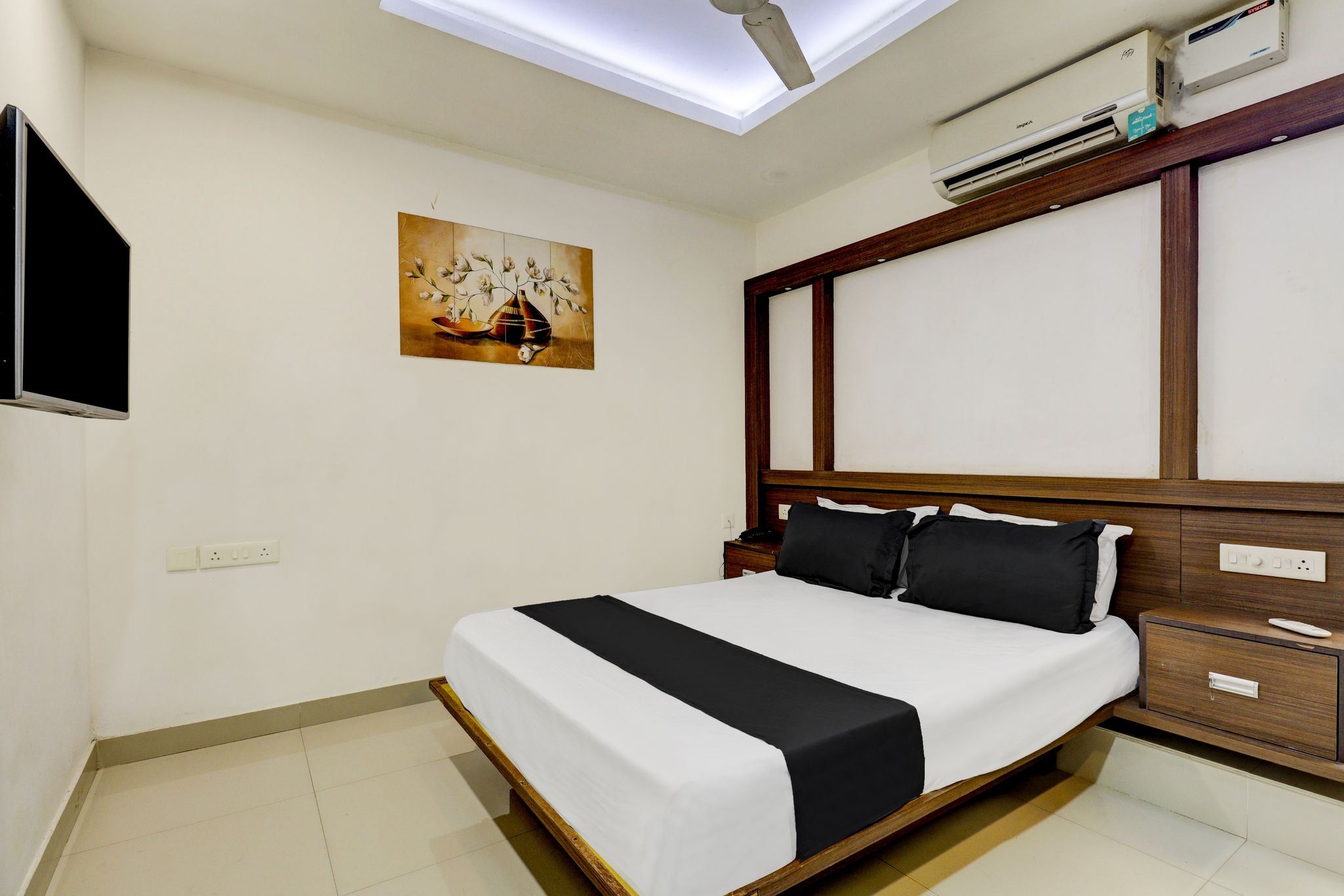 Super Hotel O Kazhakoottam Near AL SAJ Convention Centre Classic 12