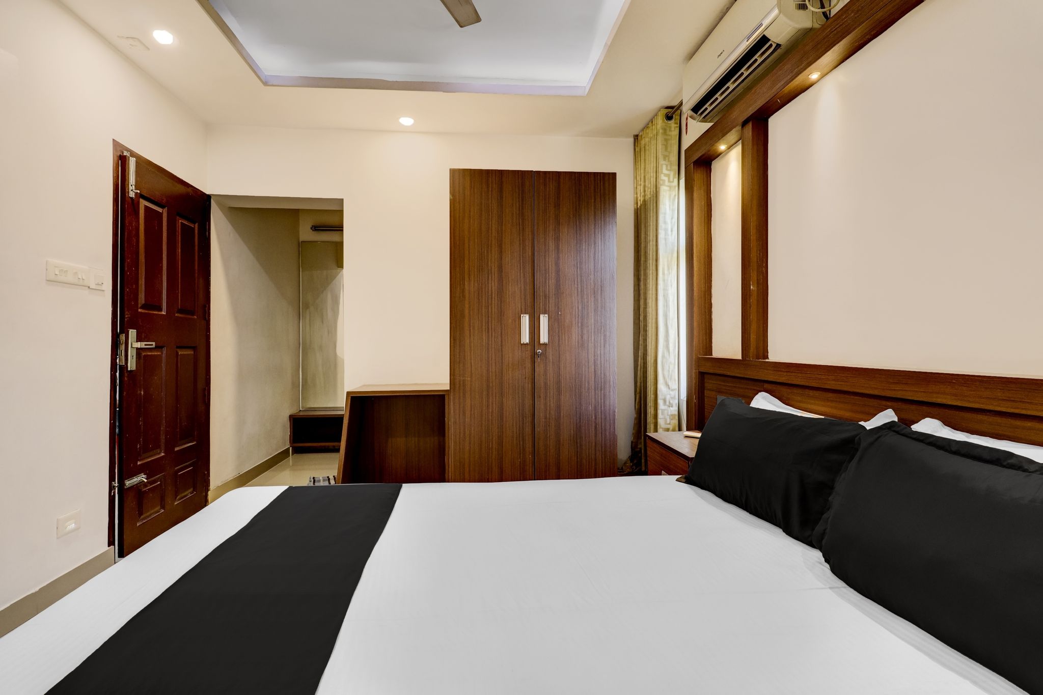 Super Hotel O Kazhakoottam Near AL SAJ Convention Centre Classic 7