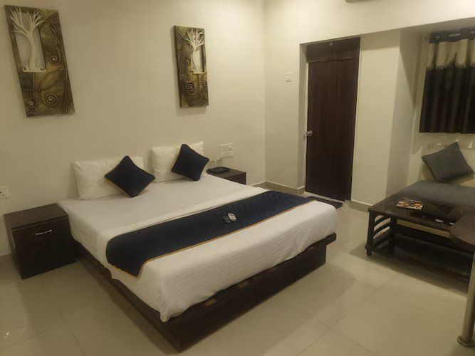  Hotel Excel Executive Deluxe Room 2