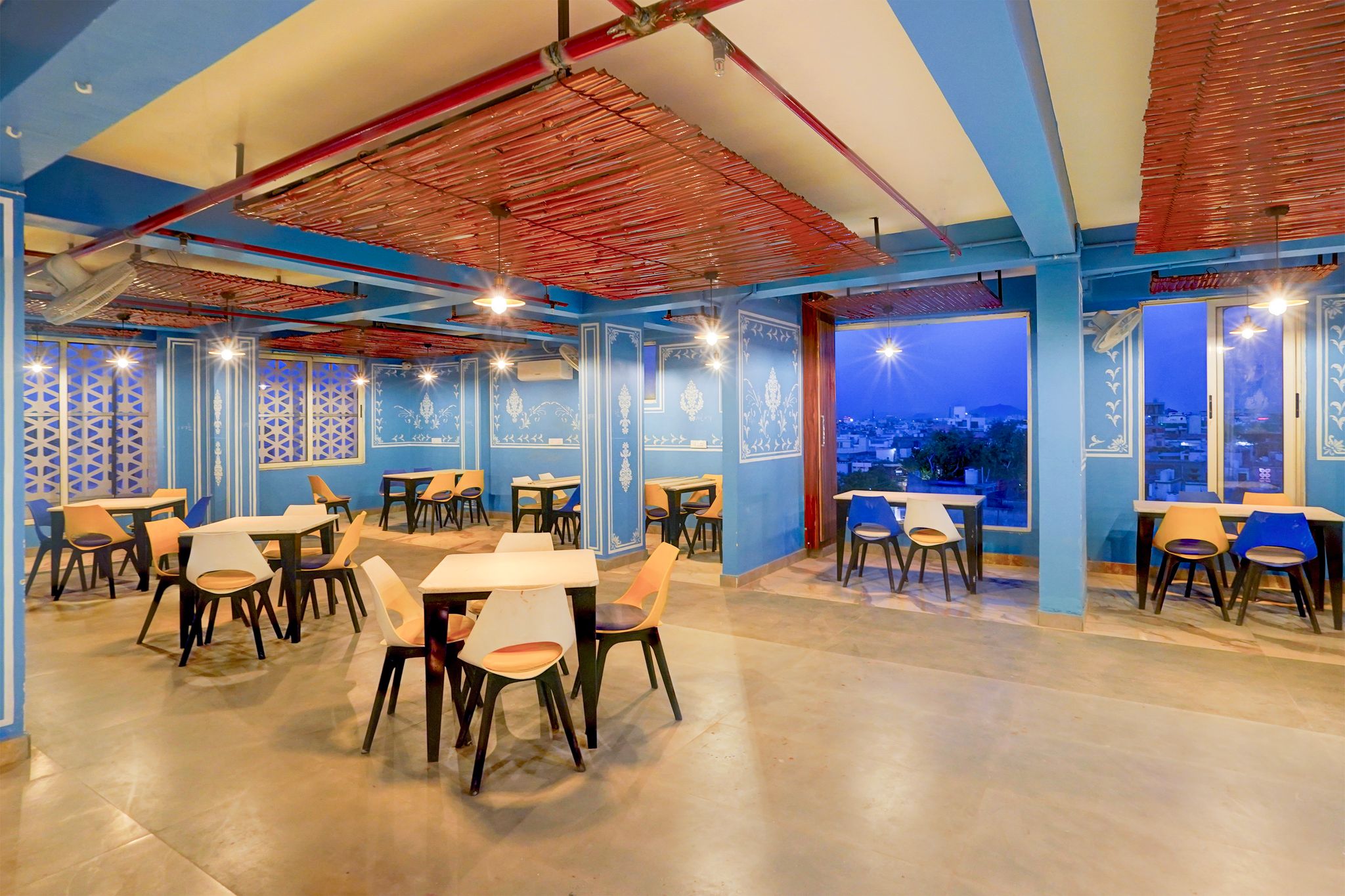 Food & Dining