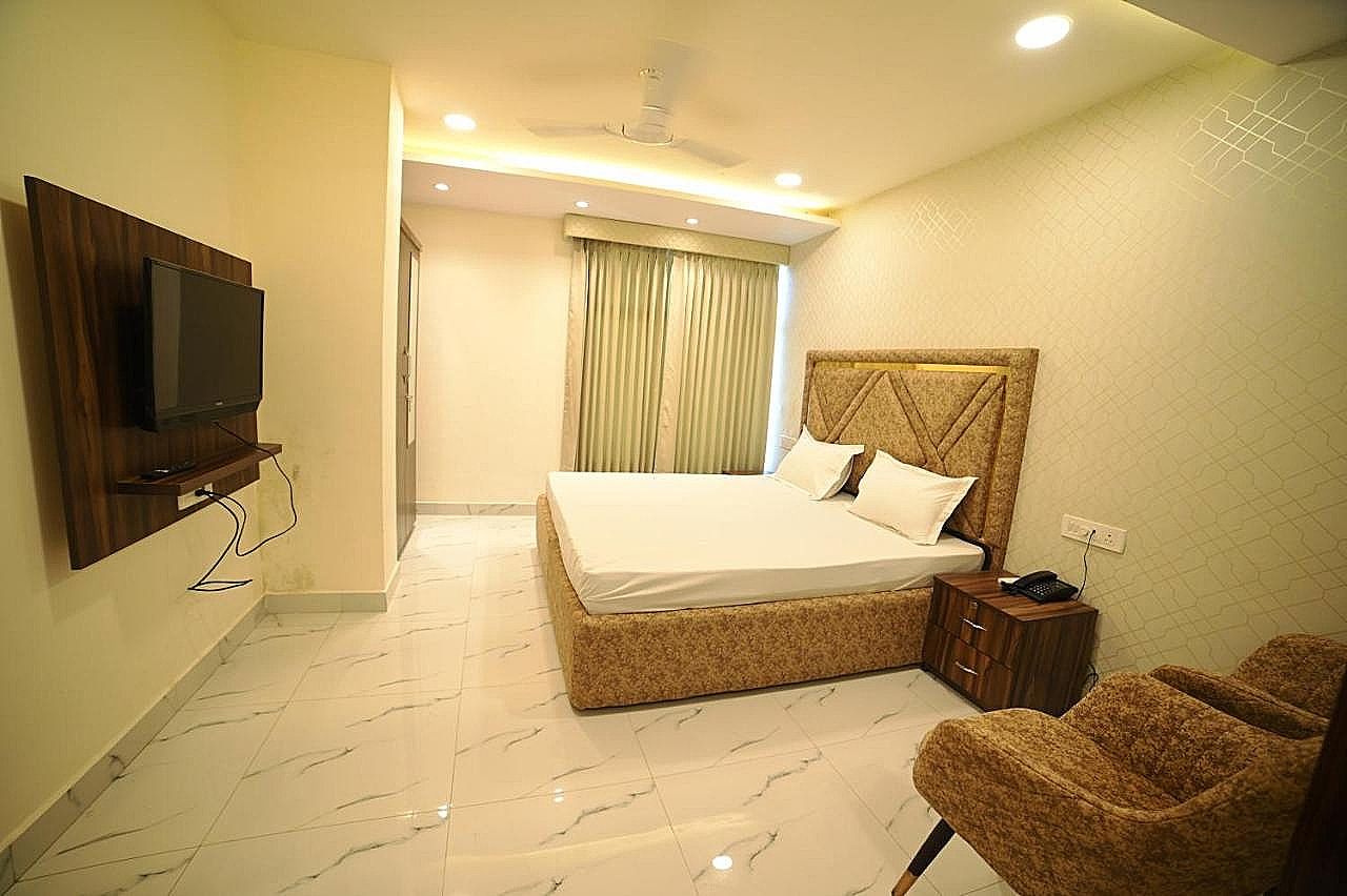 OVEL HOTEL (SKY VIEW) Deluxe Room 3