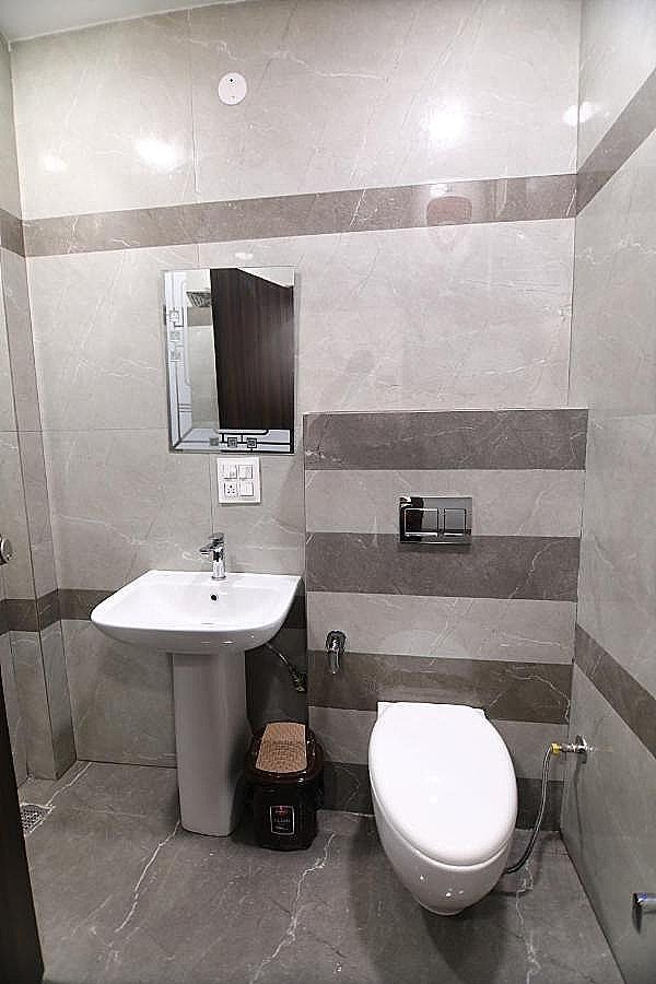 OVEL HOTEL ( 24 X 7 ) Deluxe Room 3