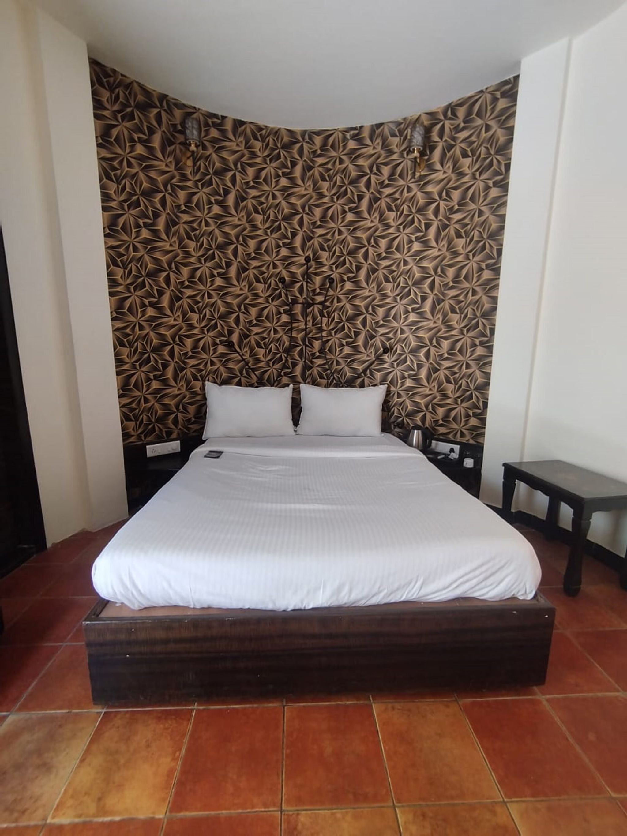 Varay Express AC Garden View Cottage 2