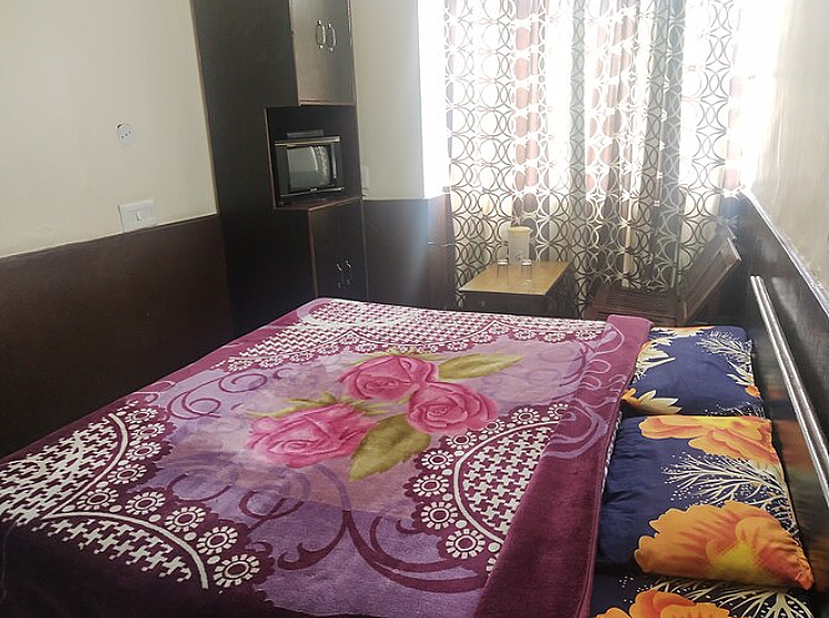 Hotel Sansar Standard Room 4