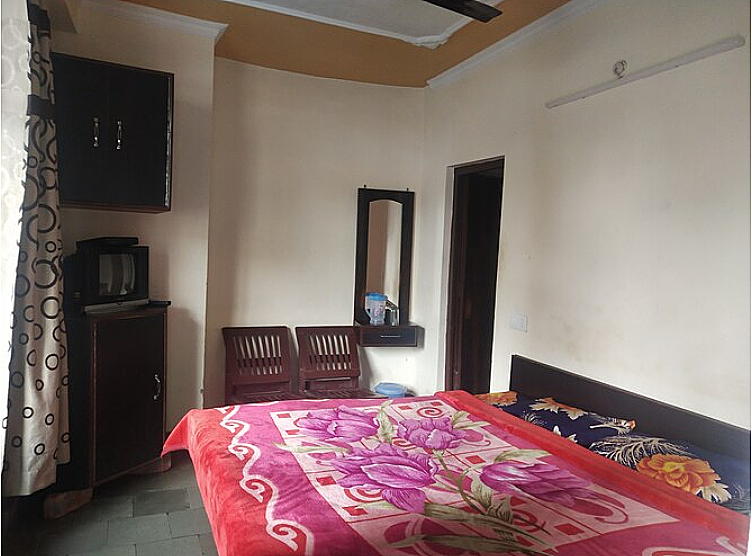 Hotel Sansar Standard Room 5