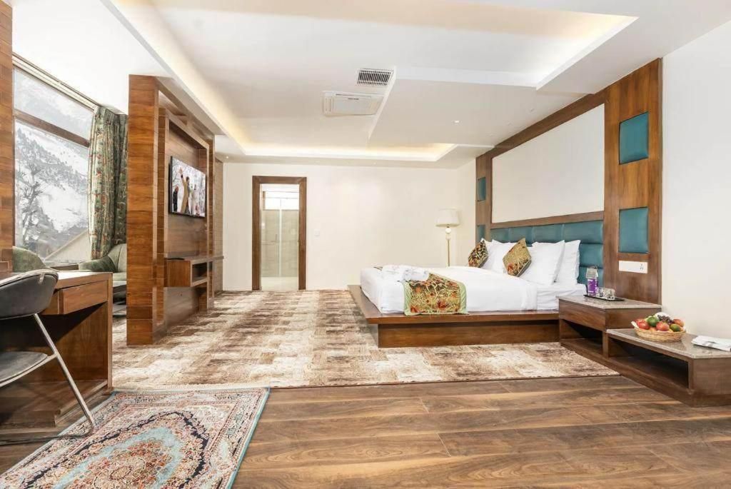 Premium Room with Balcony (River View)