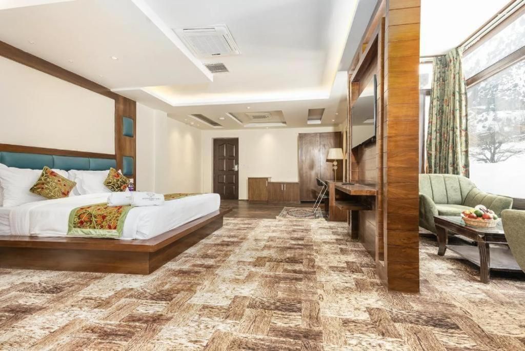 Premium Room with Balcony (River View)