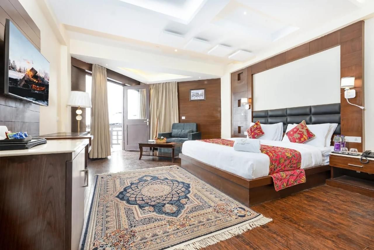 Executive Room