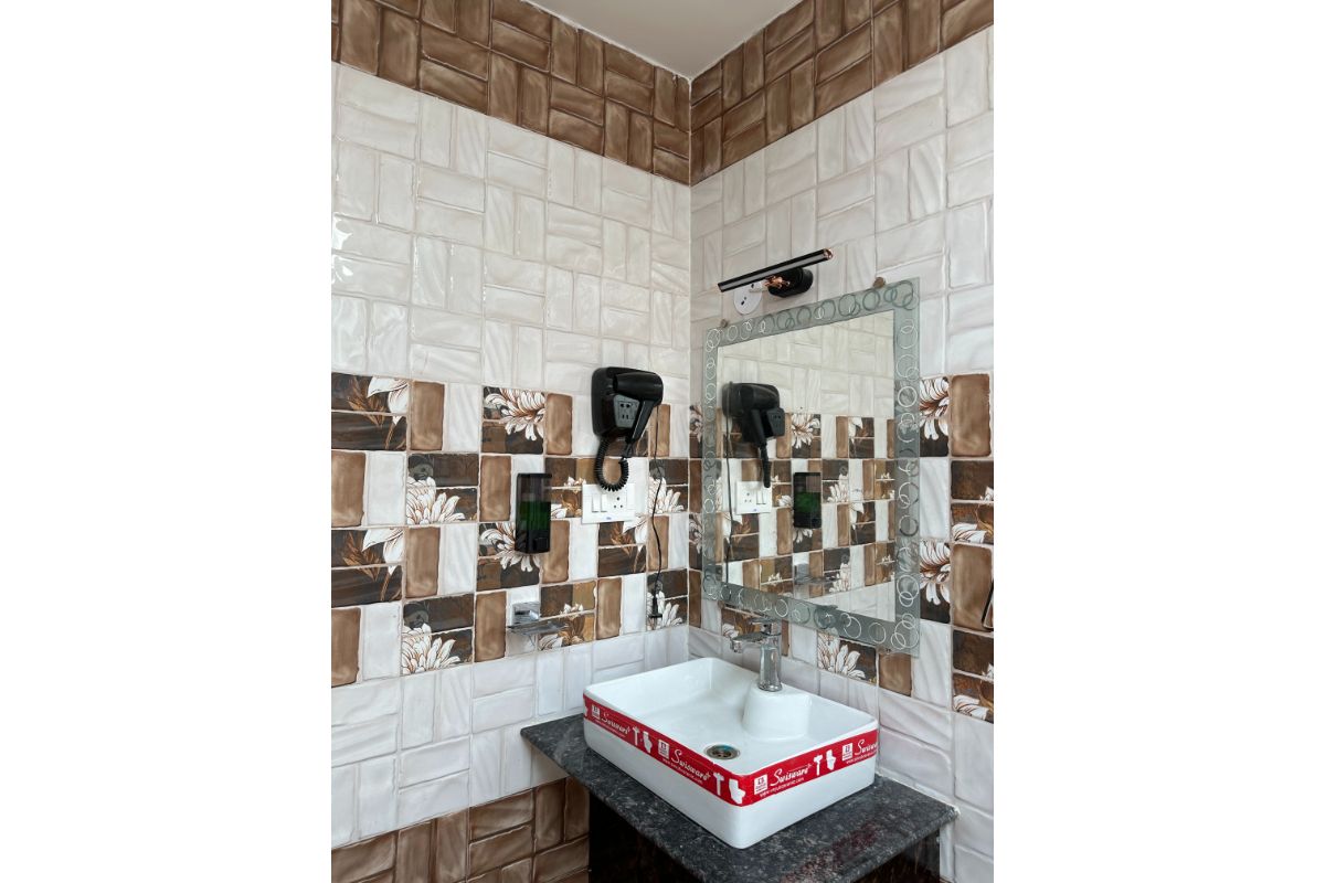 Hotel Ratan Double room 5